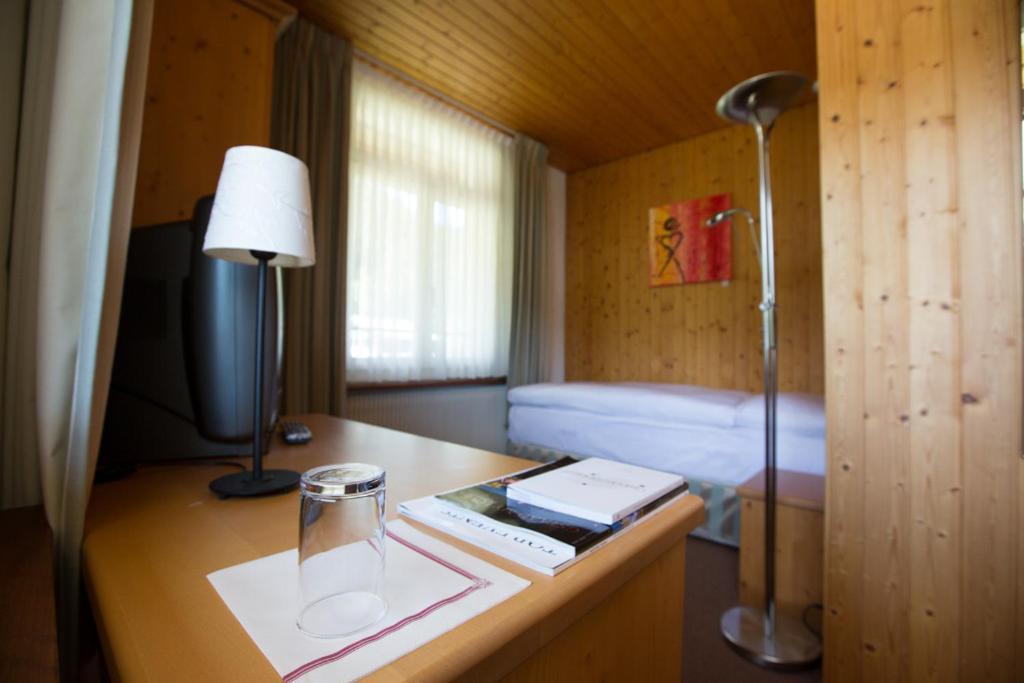 Sonnegg Hotel Zweisimmen Room photo